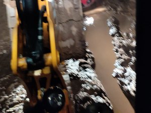 Carro atola e bombeiros não conseguem fazer resgate em Maragogi