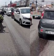 [Vídeo] Óleo derramado na pista provoca acidentes e deixa grávida ferida na Rotary