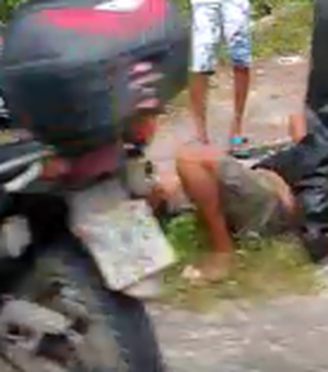[Vídeo] Colisão entre motos deixa homem ferido