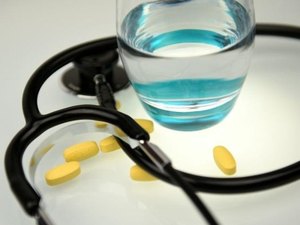 Médico dos EUA perdoa R$ 3,4 milhões em dívidas de quase 200 pacientes com câncer