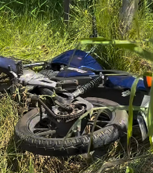 Homem morre após perder controle de moto e bater em poste na AL-101 Norte