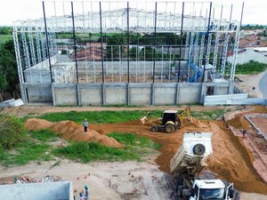 Com ajuda de Daniel Barbosa, prefeito Luciano constrói complexo poliesportivo e centro de convívio social em Bananeiras