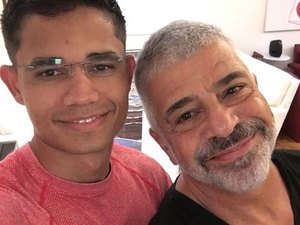 Lulu Santos oficializa união estável com Clebson Teixeira e diz nascer de novo