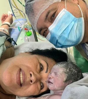 Após FIV, mulher de 62 anos dá à luz 6º filho; médica explica técnica