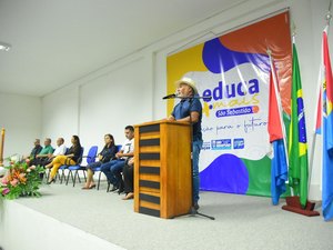 São Sebastião lança o programa municipal Educa Mais, que vai beneficiar mais de mil estudantes