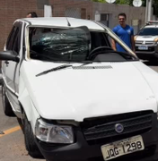 Motorista sem CNH atropela duas pessoas e capota carro em Delmiro Gouveia