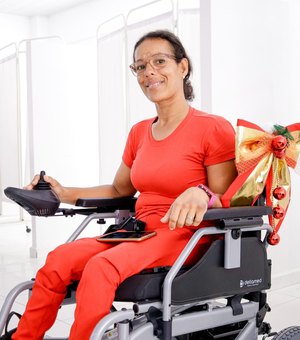 Palmeira faz entrega inédita de cadeiras de rodas para pacientes do Credefipi