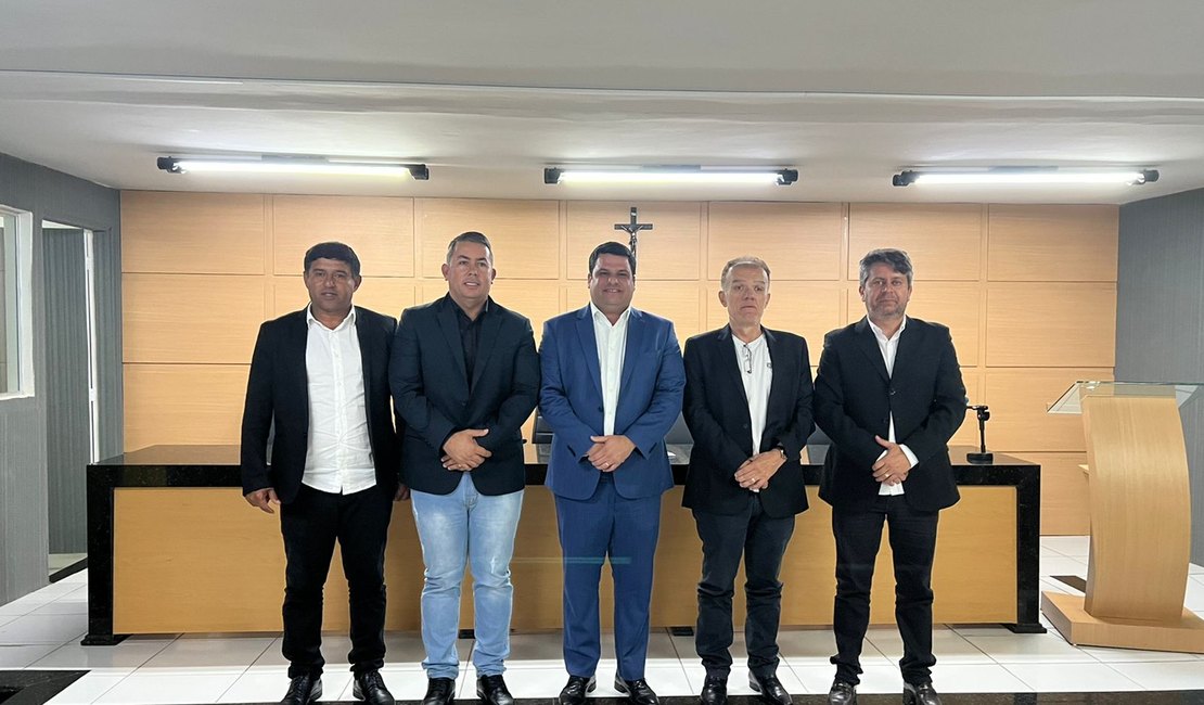 Após decisão do presidente do TJ/AL, Câmara de Arapiraca elege nova Mesa Diretora