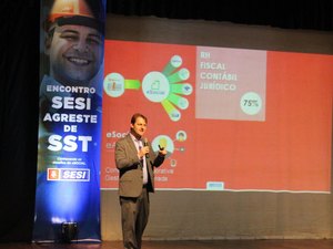 Sesi apresenta solução do e-Social a empresários do Agreste