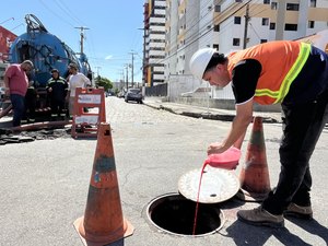 Operação da Prefeitura de Maceió flagra lançamentos ilegais de esgoto na Pajuçara