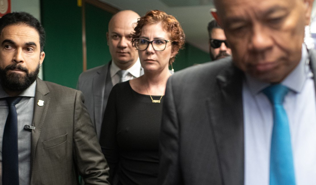 Zambelli apanha na cadeia e advogado consegue transferência de cela
