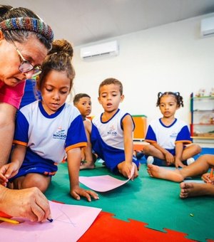 Gestão JHC amplia inclusão e garante mais 800 auxiliares de sala para estudantes da rede municipal