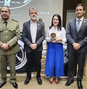 Perita-geral da Polícia Científica é homenageada em aula inaugural do V curso de operações táticas