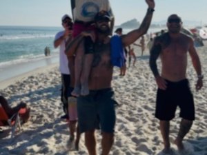 Filho de Pedro Scooby e Luana Piovani vence primeiro campeonato de surfe: 'Maior orgulho'