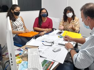 Vereadora discute situação das estradas e projetos para as comunidades rurais de Arapiraca