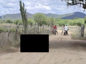 Motociclista morre eletrocutado ao encostar em fio de alta tensão