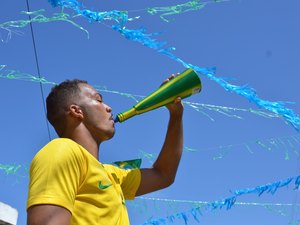 Fonoaudióloga da Sesau alerta para os cuidados com a voz e audição durante a Copa