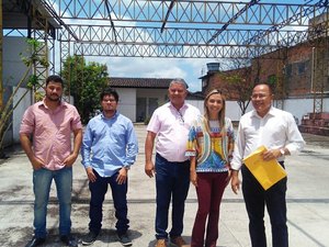 Ordens de serviços de três quadras poliesportivas são assinadas em São Luís