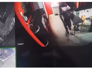 Criminosos invandem e furtam lanchonete na Jatiúca