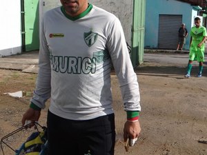[Vídeo] Ex-goleiro Dias, campeão alagoano pelo Murici, infarta durante jogo de confraternização 