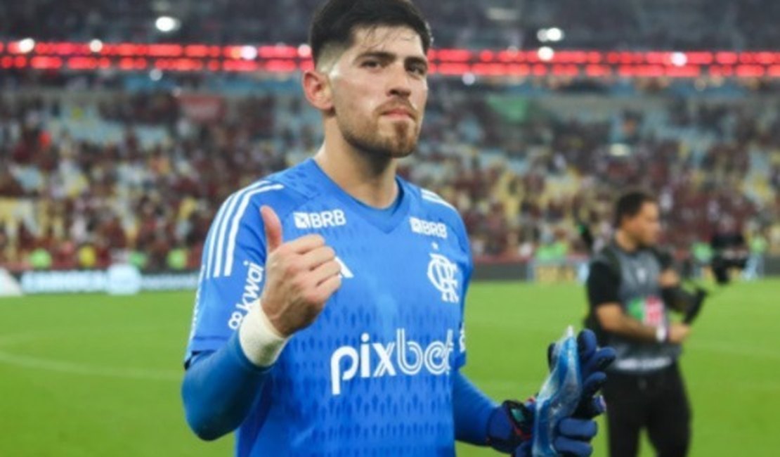 Jogadores do Flamengo sofrem tentativa de assalto, e carro do goleiro Rossi é atingido por tiros