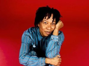 Djavan estreia nova turnê mundial com ações de solidariedade em Maceió