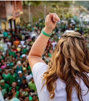 Eronita Sposito lidera maior caminhada da história de Porto Calvo