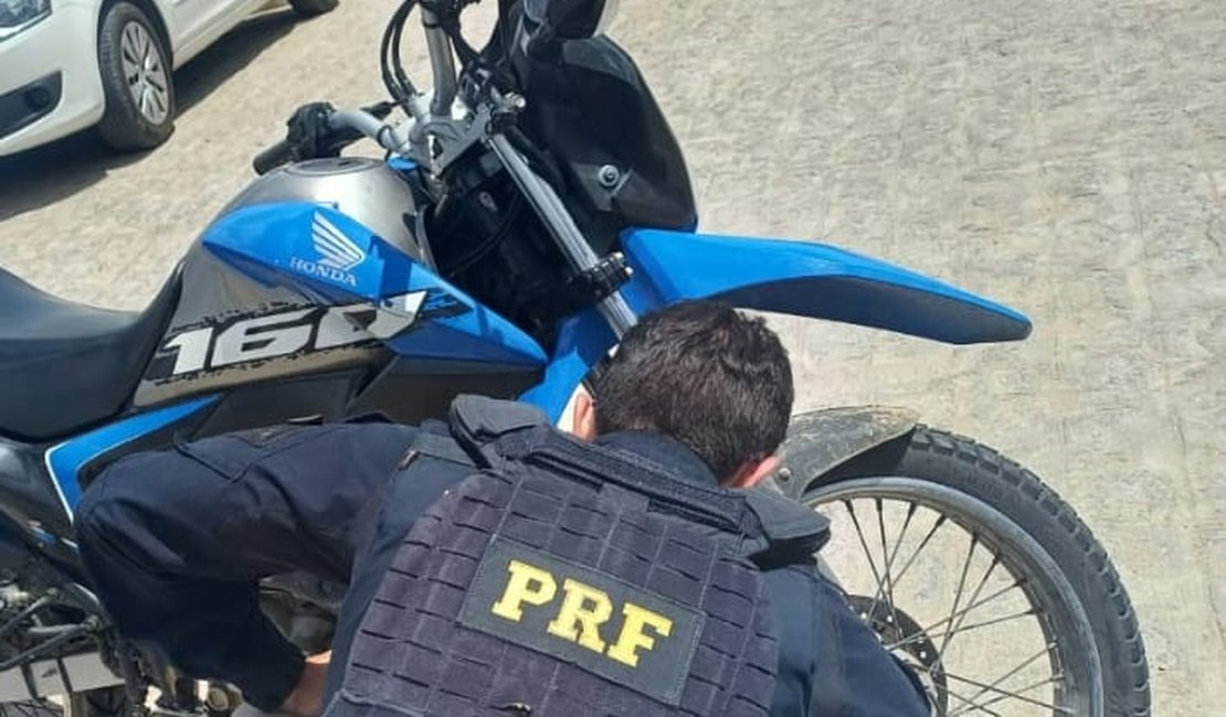 PRF encontra moto com adulteração em Dois Riachos; ninguém foi preso