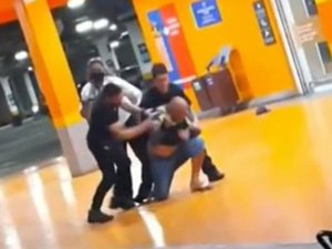 Polícia indicia 6 por assassinato de João Alberto em Carrefour de Porto Alegre