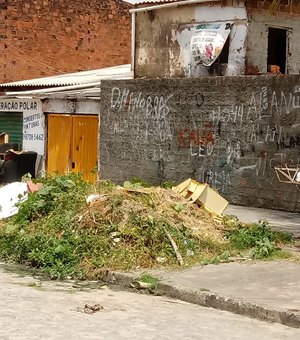 Prefeitura cobra empresa responsável por coleta de lixo após reclamações de moradores