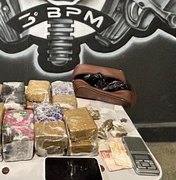 PM apreende arma de fogo, 5kg de drogas e prende dupla suspeita de homicídio no interior
