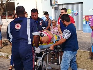Mulher é atropelada por carro, em Arapiraca