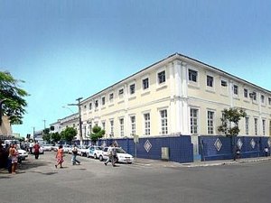 Fossa estoura em hospital e pacientes reclamam de tumulto e mau cheiro