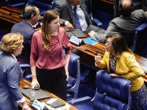 Mulheres são 5,3% dos candidatos a prefeito que disputam segundo turno