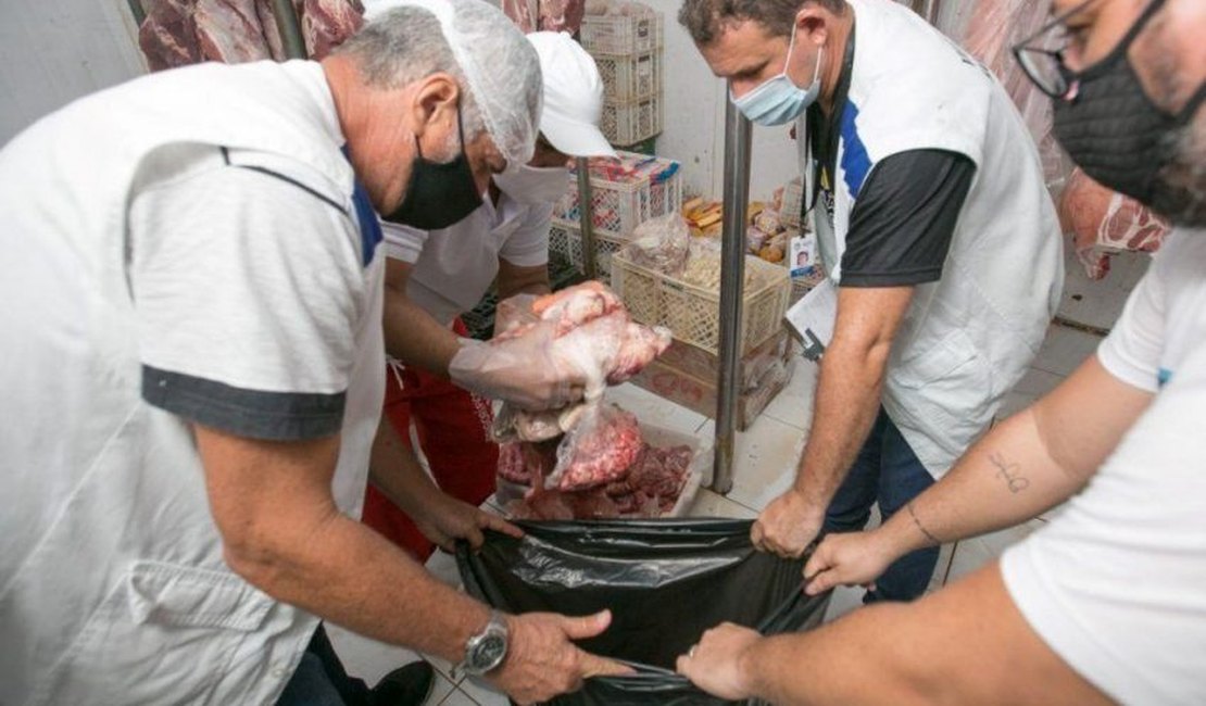Vigilância Sanitária interdita frigorífico e apreende 1,7 tonelada de carnes impróprias para consumo