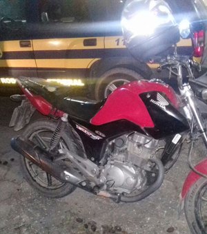 PRF recupera motocicleta minutos após ter sido roubada na BR-104
