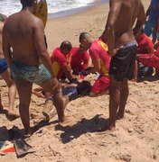 Homem é resgatado após afogamento na Praia do Francês, em Marechal Deodoro