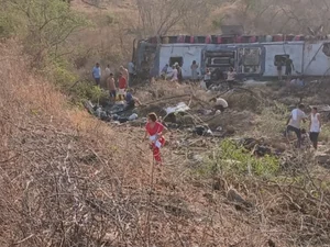 Empresa responsável por ônibus com romeiros nega falhas mecânicas e diz que veículo estava regular