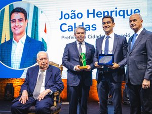 Sindiaçúcar homenageia prefeitura de Maceió por contribuição ao setor