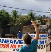 Moradores protestam contra construção de estação de esgoto em Guaxuma