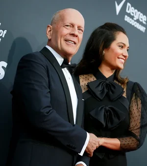 Esposa de Bruce Willis desabafa sobre doença do ator: “Um longo adeus”