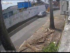 [Vídeo] Residência é assaltada durante o dia no Barro Duro