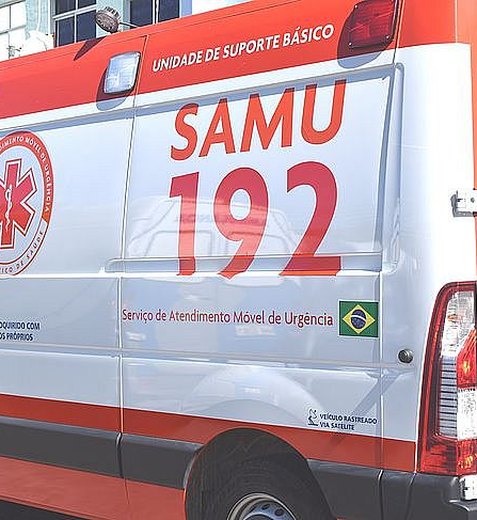 Mulher fica ferida após colisão de carro e moto em Porto Calvo