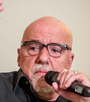 Escritor Paulo Coelho lista 'assassinos de Paulo Gustavo'