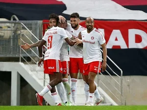 Yuri Alberto vibra com hat-trick e goleada sobre o Flamengo: 'Mais que especial'