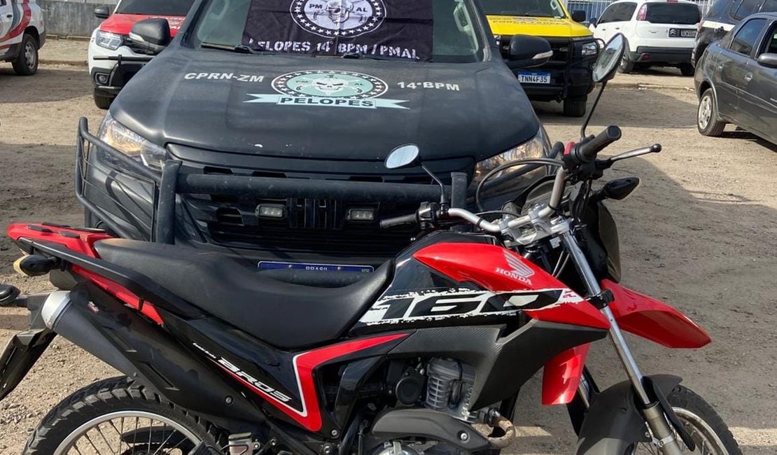 Moto com sinais de adulteração é apreendida pela PM durante ocorrência na BR-104, em Flexeiras