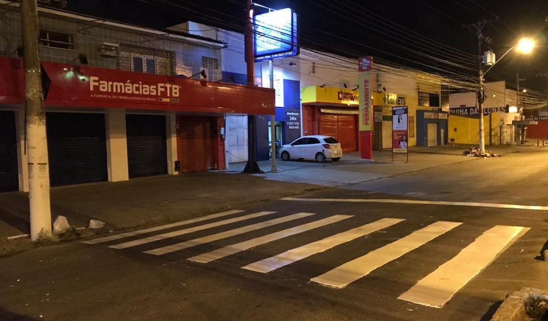 Prefeitura inicia serviços de sinalização na Rua Cabo Reis