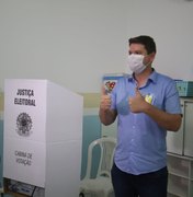 Davi Filho vota e se diz confiante em ir para o segundo turno em Maceió