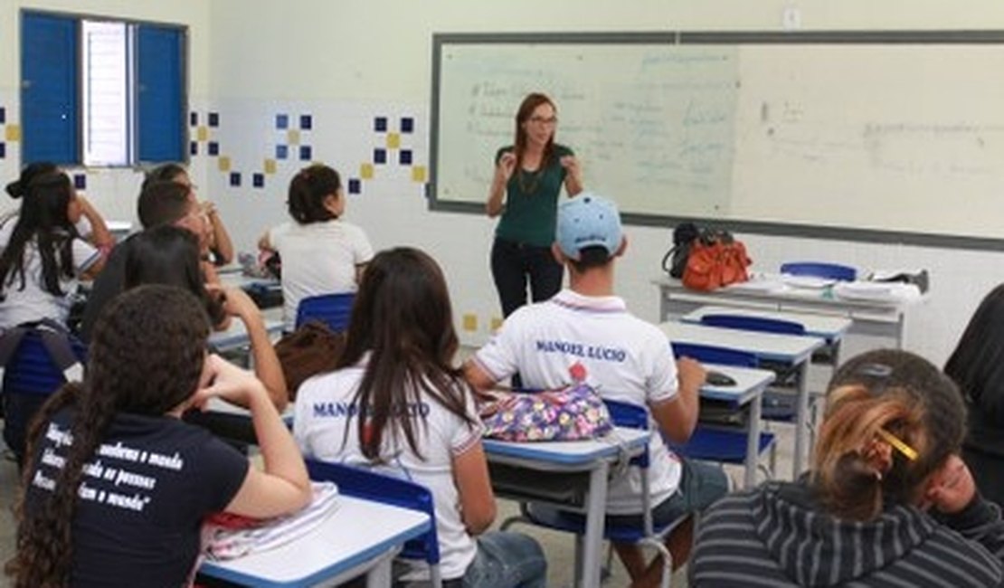 Reserva técnica protesta contra seleção de professores do estado
