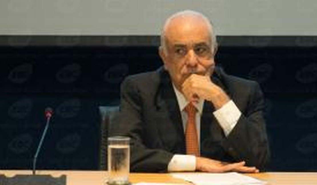 Ex-ministro foragido Antônio Carlos Rodrigues se entrega à PF 